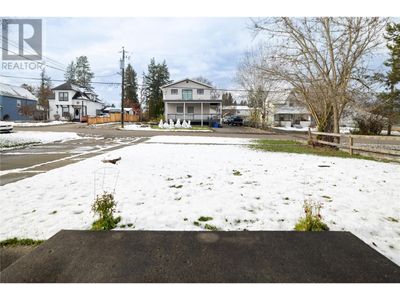 3220 Patterson St, House other with 4 bedrooms, 2 bathrooms and 5 parking in Armstrong BC | Image 2