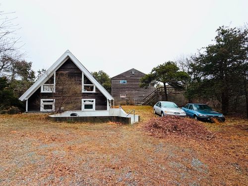 60 Crocker Dr, Edgartown, MA, 02539-8525 | Card Image