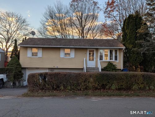 45 Fieldstream Dr, Waterbury, CT, 06704-1123 | Card Image