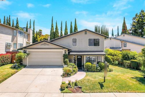 627 Alquire Pkwy, Hayward, CA, 94544-6737 | Card Image