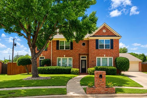 8533 Castle Creek Rd, North Richland Hills, TX, 76182-8411 | Card Image