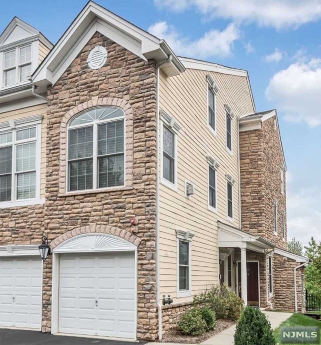 Forshee Cir, Montvale, NJ 07645
