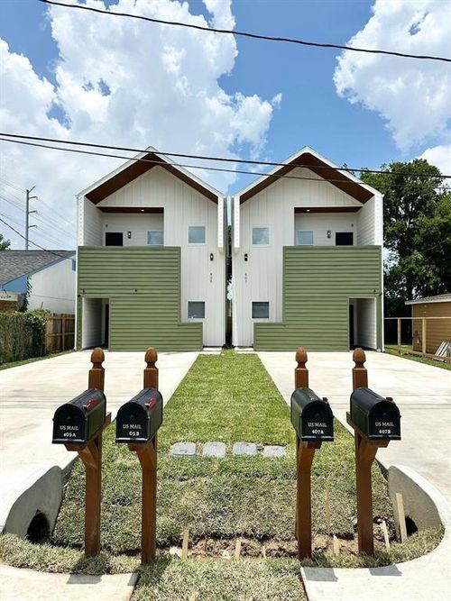 b-407 Clearwater St, Houston, TX, 77029-4610 | Card Image