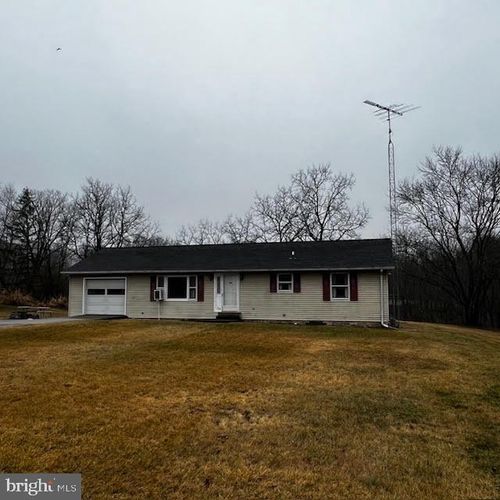 542 South Ave, EAST BERLIN, PA, 17316-7811 | Card Image