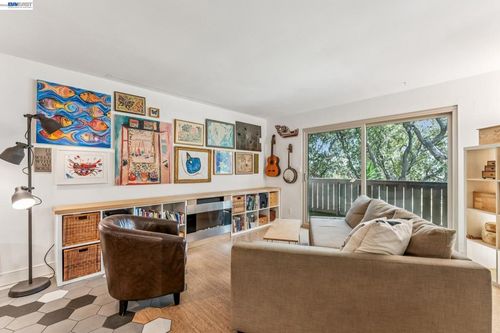 apt-d103-1321 Webster St, Alameda, CA, 94501-3850 | Card Image