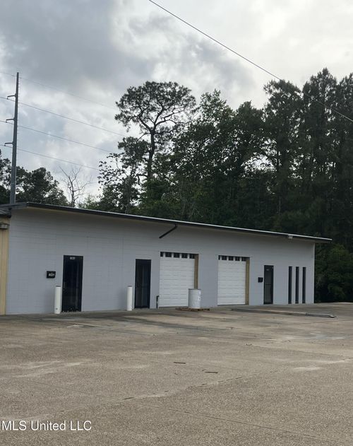 a-104 Industrial Park Cir, Ocean Springs, MS, 39564-5836 | Card Image