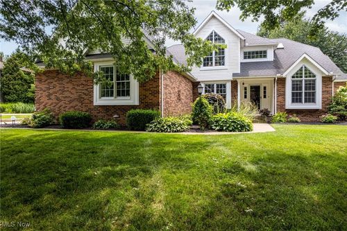 1232 Ashwood Rd, Akron, OH, 44312-5800 | Card Image