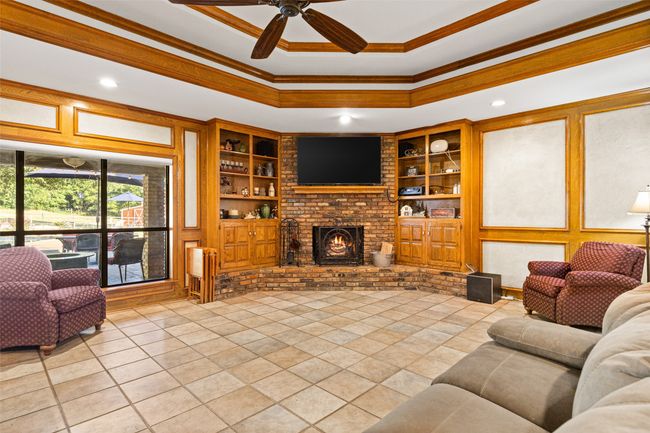307 Smith St, Home with 3 bedrooms, 5 bathrooms and null parking in Naples TX | Image 9