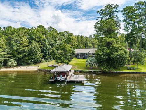 132 Island Dr Ne, Milledgeville, GA, 31061-9043 | Card Image