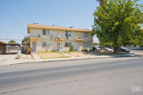 1528 Kentucky St, Bakersfield, CA, 93305-4864 | Card Image