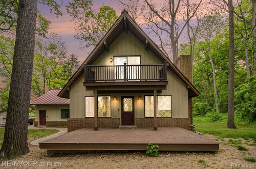 11095 Hibner Rd, Hartland, MI, 48353-1236 | Card Image