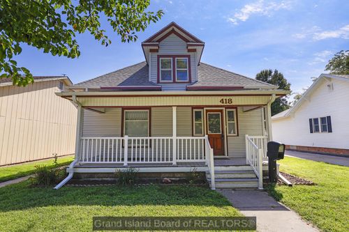 418 E 6th St, Hastings, NE, 68901-5303 | Card Image