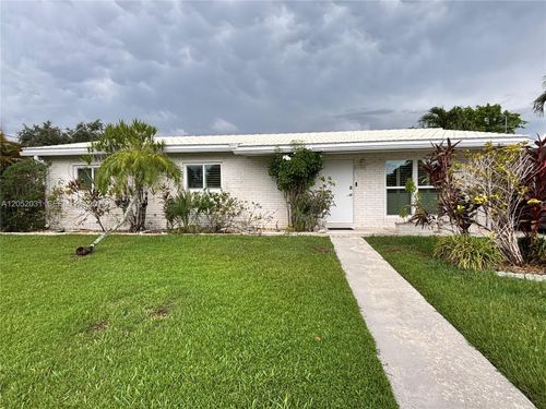 19120 Bel Aire Dr, Cutler Bay, FL, 33157-7877 | Card Image