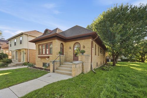 3035 N 55th Street, Milwaukee, WI, 53210 | Card Image