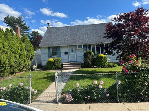 43 Malone St, Hicksville, NY, 11801-4630 | Card Image