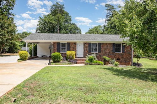 2028 Rock Springs Cir, Denver, NC, 28037-8023 | Card Image