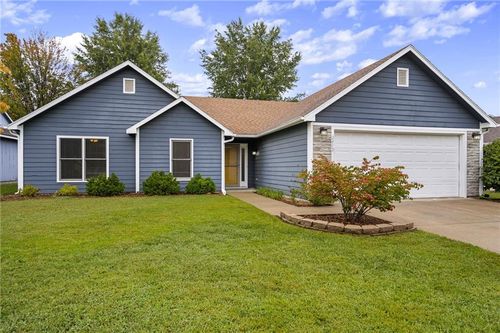 2412 Stowe Dr, Lawrence, KS, 66049-1866 | Card Image