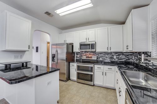 10022 Cactus Vly, San Antonio, TX, 78254-5914 | Card Image