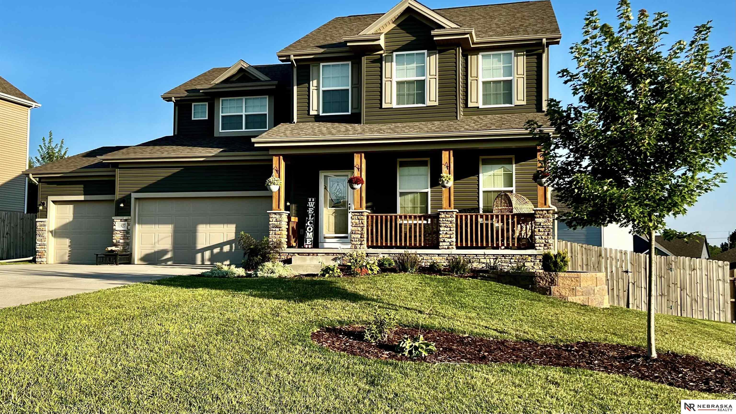 Ashwood Dr, Bennington, NE 68007