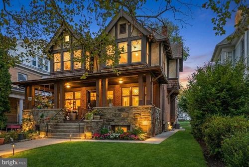 639 E High St, POTTSTOWN, PA, 19464-5761 | Card Image