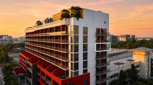 1013-90 Ne 32nd St, Miami, FL, 33137-5692 | Card Image