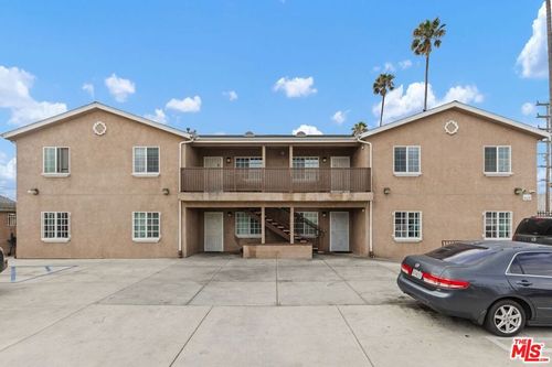 9000 S Figueroa St, Los Angeles, CA, 90003-3237 | Card Image