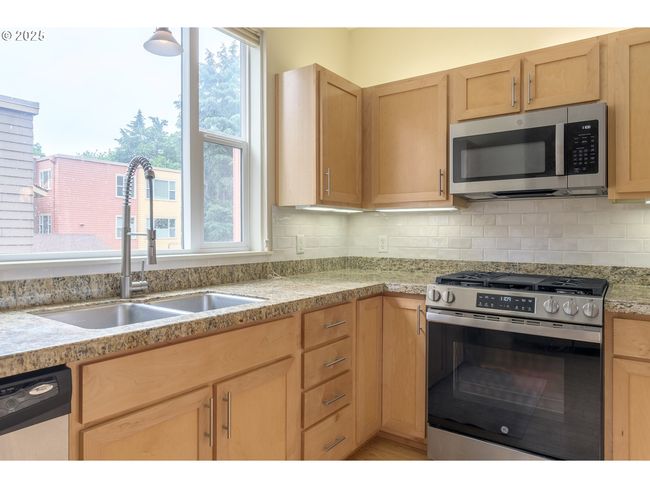 APT-38 - 327 Rustic Pl, Condo with 2 bedrooms, 2 bathrooms and 1 parking in Eugene OR | Image 11