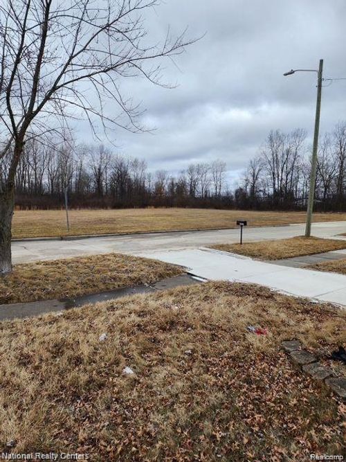 9509 Sylvia St, Taylor, MI, 48180-3081 | Card Image