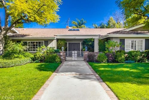 17631 Corinthian Dr, Encino, CA, 91316-3810 | Card Image