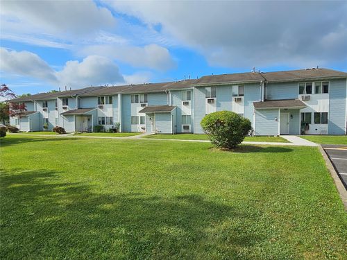 25 Ruth Ct, Middletown, NY, 10940-5328 | Card Image