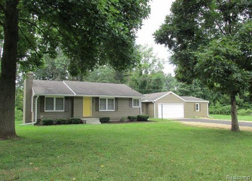 737 S Duck Lake Rd, Milford, MI, 48381-1408 | Card Image