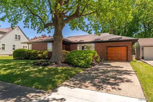 208 S Laurel Street, Duquoin, IL, 62832 | Card Image