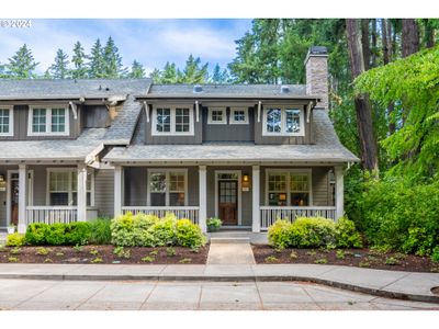 4511 Oakridge Rd, Home with 3 bedrooms, 2 bathrooms and 2 parking in LakeOswego OR | Image 1