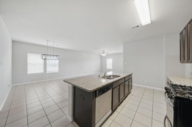 31242 Roos River Dr, House other with 4 bedrooms, 2 bathrooms and 2 parking in Hockley TX | Image 8