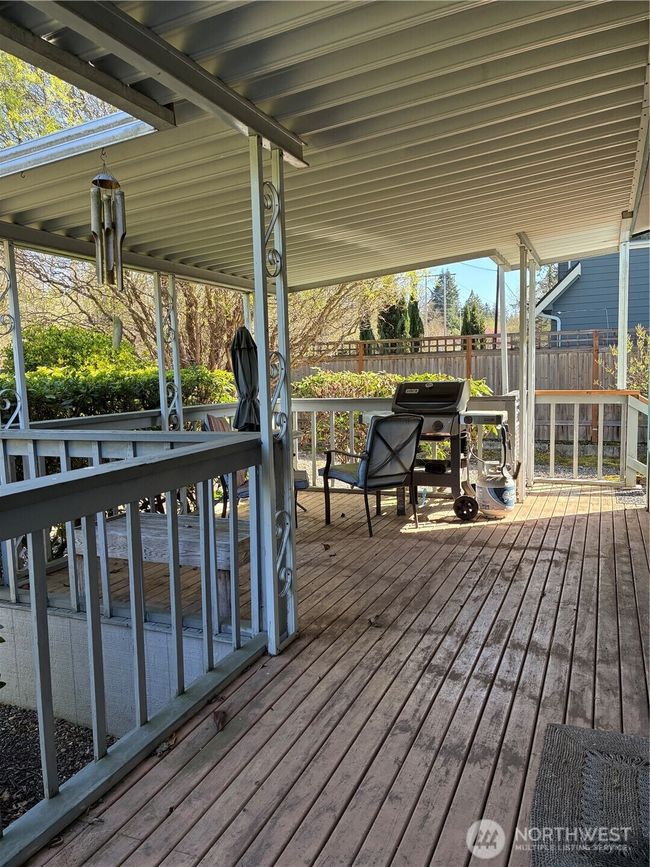 Covered Front Porch and Deck Eastward | Image 15