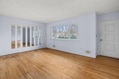 3465 Curry St, Yorktown Heights, NY, 10598-2227 | Card Image