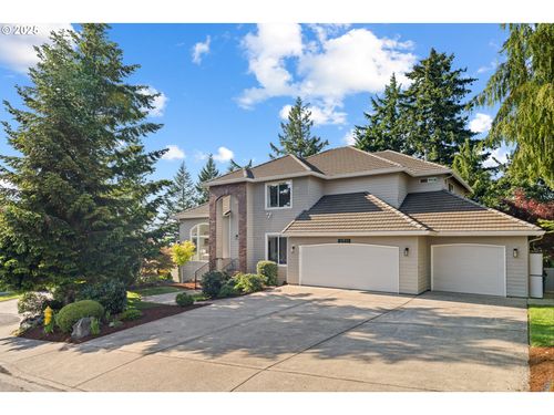 2711 Nw 28th Cir, Camas, WA, 98607-7388 | Card Image