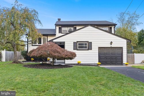 9 Thorntown Ln, BORDENTOWN, NJ, 08505-2211 | Card Image
