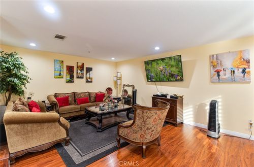 b-1061 Harbor Heights Dr, Harbor City, CA, 90710 | Card Image