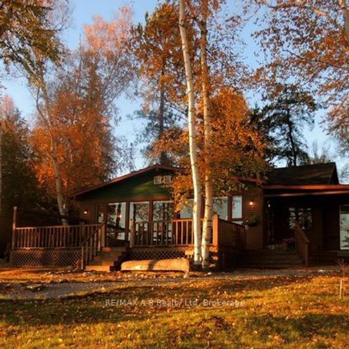 4-903 Mcrae Hay Lake Rd, Whitney, ON, K0J2M0 | Card Image