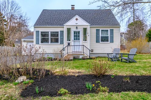8 Meadow Way, Cape Elizabeth, ME, 04107 | Card Image