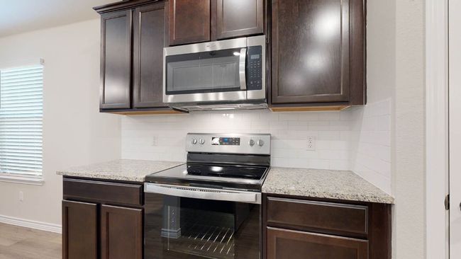 200 Creekfall Rd, House other with 4 bedrooms, 2 bathrooms and 2 parking in Burnet TX | Image 5