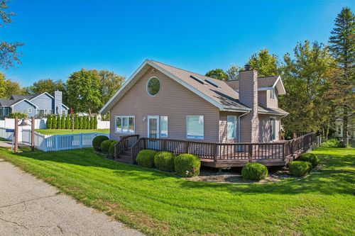 N3070 Tamarack Rd, LAKE GENEVA, WI, 53147-3126 | Card Image