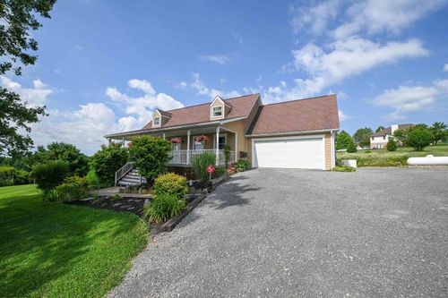 212 Green Valley Dr, Reedsville, WV, 26547-7084 | Card Image