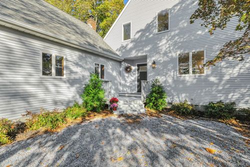 47 Belleview Ave, Center Moriches, NY, 11934-3705 | Card Image