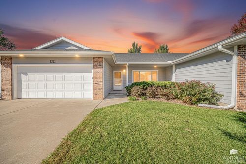 1221 Nw 5th St, Abilene, KS, 67410-3560 | Card Image