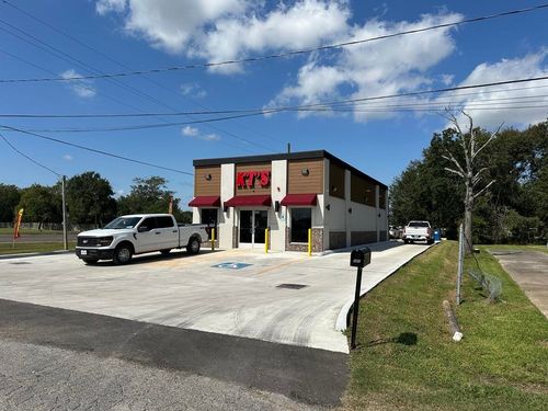101 N 3rd Ave, Nederland, TX, 77627-3203 | Card Image