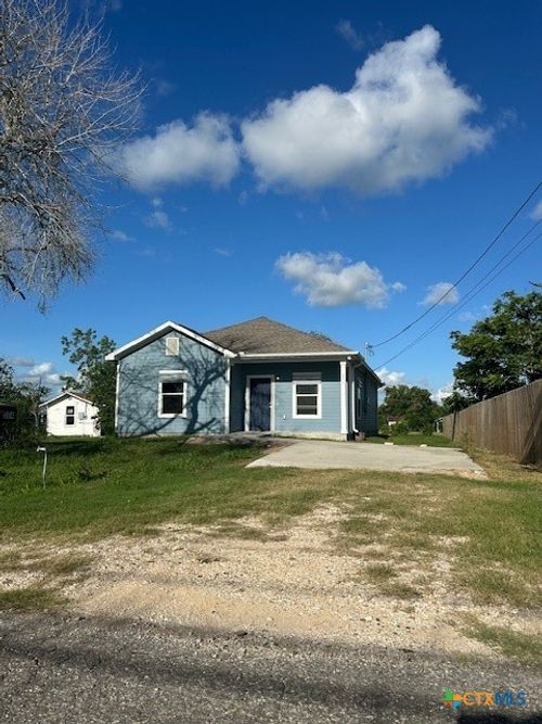 204 Barefield St, Refugio, TX, 78377-3531 | Card Image