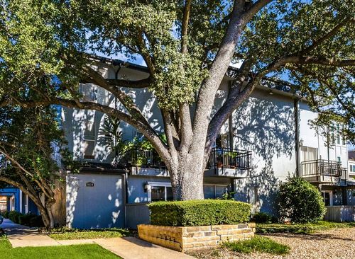 apt-213-4020 Holland Ave, Dallas, TX, 75219-3876 | Card Image