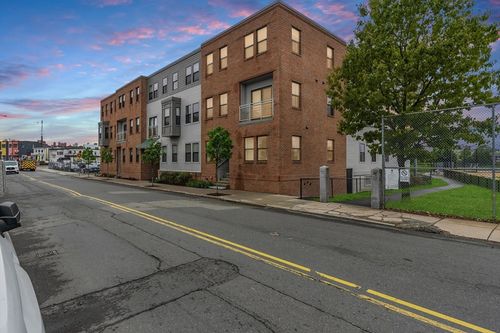 204-16 Boardman St, Boston, MA, 02128-3961 | Card Image